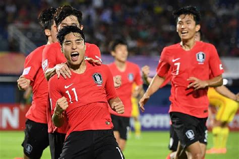 U23 Trung Quốc đấu với U23 Hàn Quốc